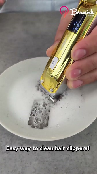 Easy way to clean hair clippers #easy #hairclipper #clean #trick