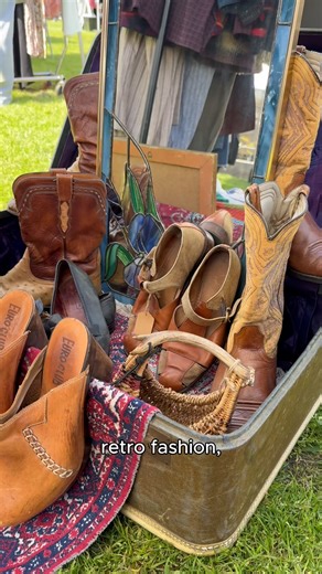 25K views · 13 reactions | There’s nothing like shopping local. Explore 50+ makers, creators, and collectors each week, from handmade goods to vintage finds and beyond. Artists & Fleas Market  1010 Abbot Kinney Blvd, Venice, CA Open every Saturday Free entry | Artists & Fleas | Facebook