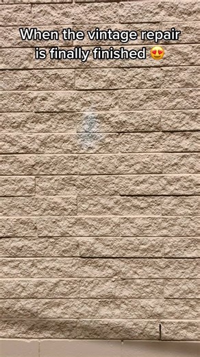 A whole lot of sequins on this repaired 90s vest top! Online soon! #loopexchange #vintage #brisbanevintage #upcycled #sustainablefashion #vintagestore #circulareconomy #consignmentstore #brisbanefashion #thriftflip #ethicalfashion