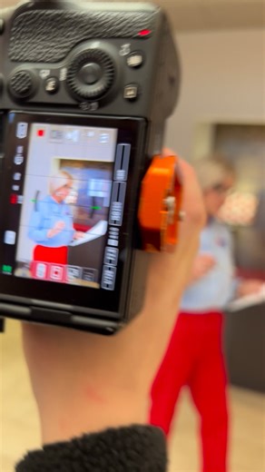 This is the part you don’t usually see. Scripts, reps, and getting it right before the final take. This is what filming real content actually looks like. If you’re a local business and want help bringing your ideas to life, let’s talk.📲 | Alex Russell