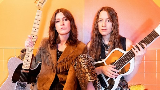 Larkin Poe Offers ‘Southern Comfort’ On Smoking New Single