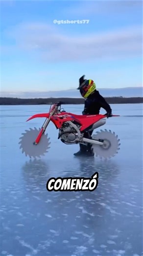 Deslizó sobre hielo con sierras gigantes