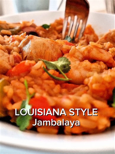 🔥 Dive into bold Louisiana flavours with this spicy Andouille sausage & prawn jambalaya featuring the magic of Mr. Vikkis Cajun Magic and a fiery kick of Mr. Vikkis Carolina Reaper Hot Stuff 🌶️🍤🍗 Tender chicken, smoky sausage, vibrant peppers and perfectly seasoned rice make this a bayou‑style feast you’ll crave again and again. Ready in one pot, packed with colour and spice — this is jambalaya done RIGHT. Drop a 🍽️ in the comments if you’re cooking this tonight! 🌶 Spicy Cajun Jambalaya 🌶