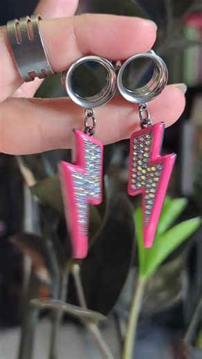 Retro lightning bolt dangle gauges! #support #girlswithgauges #danglegauges #shopsmall #supportsmallbusiness
