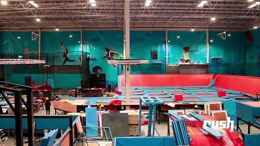 ¡Rush Monte Grande está a full! 🤩 Te esperamos todos los sábados y domingos de 12 a 20 horas en el #trampolinepark más grande del país 🇦🇷 ¡Disfrutemos los últimos saltos de este 2020 junt@s! 🥰 📌Reservá en https://tienda.rushba.com.ar/monte-grande/ ¡cupos limitados! 🦠Protocolo activado | Rush Argentina