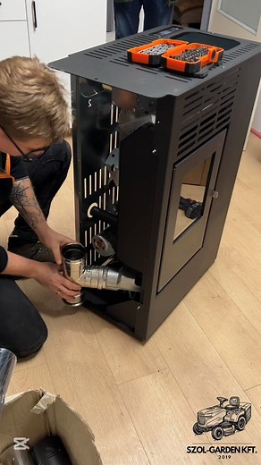 Pellet kályha - Modern fűtés, maximális kényelem! ✅Gazdaságos és energiatakarékos! ✅Környezetbarát fűtési megoldás! ✅Egyszerű használat, automatikus szabályozás! Élvezd a meleget kevesebb költséggel! Válassz minőségi pellet kályhát, és fűts hatékonyan! Pellet kályháink: https://www.szolgardenkft.hu/Pellet-kalyhak Látogass el üzletünkbe! 5000 Szolnok, Rákóczi út 3. Tel.: 36 30 141 4914 Weboldal: www.szolgardenkft.hu Email: info@szolgardenkft.hu #fyp #pelletkályha #pellet #pelletkandalló | Szol-Ga
