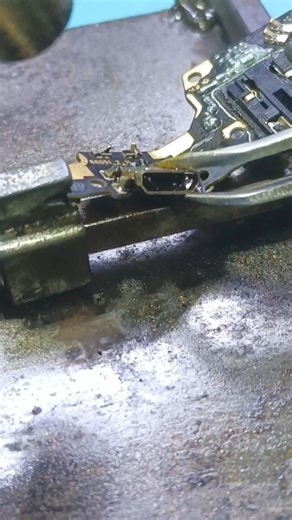 How to remove charging pin easily 😂 #basic #reels #tipsandtricks | AsthmaTech TV