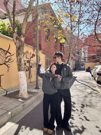 Capture a Quick Love Photo with Him/Her! QuickCouplePose