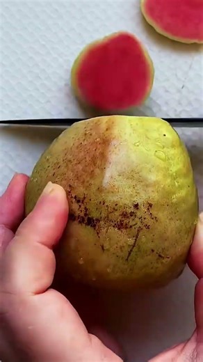 Thin red guava peeling technique for clean and efficient fruit prep