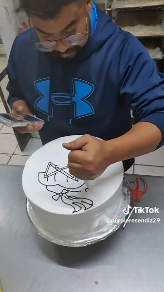 Angélica Rugrats Cartoon Cake Decorating in Panadería Maná, Ciudad Juárez, Chihuahua