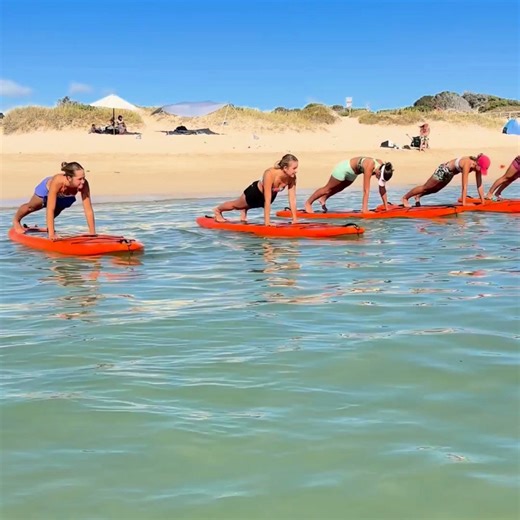 They had never taken a yoga class before… and look what they achieved 💙 With step-by-step guidance, starting small and building confidence throughout the session, these ladies surprised themselves on the water. Paddle Yoga is where the mind and body meet — using strength, balance and deep focus, one moment at a time. Watching confidence grow on the board never gets old. You don’t need experience. You don’t need to be “good at yoga.” You just need to show up and trust the process. ✨ Paddle Yoga 