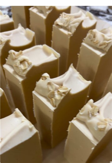 None of the other handmade soap bars match the same creamy, sudsy goodness of this goat milk, honey and oats soap bar. 🤎 This is the bar changes peoples minds on soap.