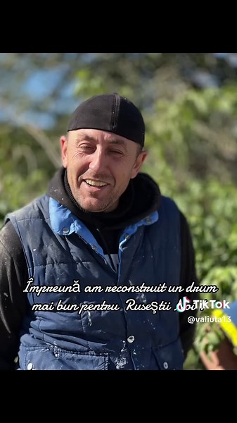 Pe strada Șesului, la Ruseștii Noi, am finalizat așternerea cu beton a sectorului de drum, realizată din sursa financiară de la Situații Excepționale. Tot aici, locuitorii s-au implicat cu muncă și contribuție proprie, iar împreună am reușit să facem un lucru bun! Drum mai comod, sat mai frumos – Ruseștii Noi merge înainte! #RuseștiiNoi #StradaȘesului #LucrăriFinalizate #SituațiiExcepționale #DrumuriLocale