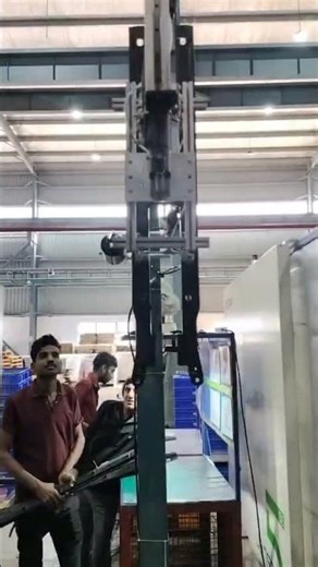 Robot Running with Auto degating in injection moulding #shirtvideo #robo #robot #automobile #automat