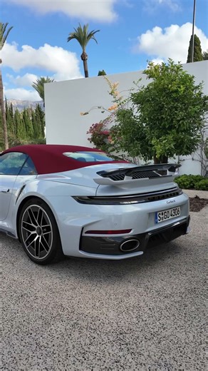 The Porsche 911 Turbo S rear wing in motion