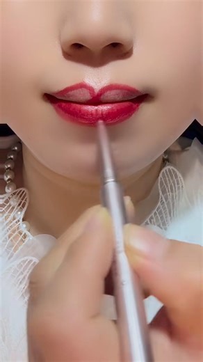 Perfect Lip Shape Tutorial 💄 3D Sculpted Lips with Lip Brush & Lip Liner | Lip Makeup for Beginners