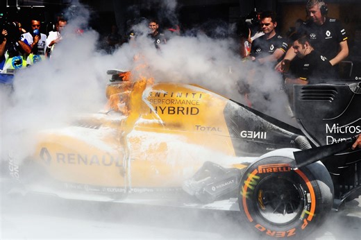 5 times F1 cars caught fire in the pit lane