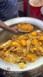 813K views · 10K reactions | The Food Avengers - TFA Howrah Pilkhana Food Walk Episode: 1 ❤️❤️❤️Mutton & Chicken Biryani from Alishan Biryani in Howrah Pilkhana More ...#food #muttonbiryani #chickenbiryani #kolkatabiryani #biryanilovers #streetfood #fbreels | Foodie Mama | Facebook