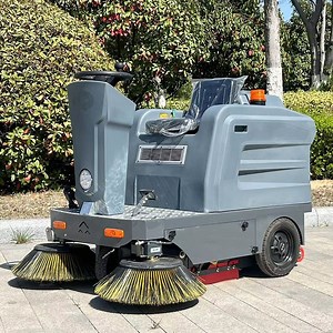[Hot Item] Fully Enclosed Driving Road Sweeper Car Price
