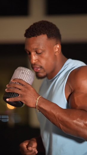 My go to Supplements.. protein, creatine, & glutamine. I don’t go a day without 🙅🏾‍♂️ full smoothie tutorial on ig .. supplements from @muscletech 👊🏾