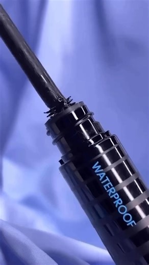 M·A·Cstack es la respuesta para unas pestañas icónicas en cualquier clima y para cualquier situación ✨ Su fórmula es resistente al agua, a transferencias y a manchitas innecesarias en tu look 👆🏼 ¿Prefieres waterproof u original? 👀 Encuentra tus favoritos M·A·C con hasta 40% OFF durante Cyber Days https://mac-cosmetics-mexico.visitlink.me/VrOtnb o en tiendas M·A·C Cosmetics México. #MACCosmeticsMX #MACStack #IWearMAC | M·A·C Cosmetics