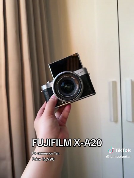 FUJIFILM X-A20 Mirrorless Camera Unboxing and Review