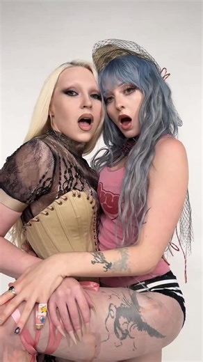 ashnikko on Instagram: "are you WET LIKE me & @iamcobrah ? out on friday ⛲️💋"