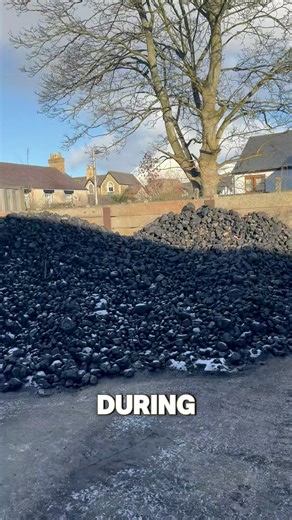 With the Christmas season now behind us, you’d be forgiven for thinking our volunteers might be putting their feet up and enjoying a well-earned rest. Not a chance. The Motive Power Depot (MPD) sheds are a hive of activity this morning, with teams straight back at work maintaining, cleaning and preparing our locomotives for the year ahead. We caught up with Andy Postlethwaite out in the yard as the work continued at pace, proof once again that there’s no “off season” on a heritage railway. A hug