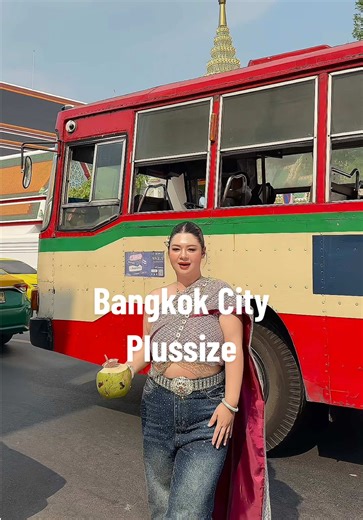 Exploring Bangkok City: Plus Size Fashion Challenge