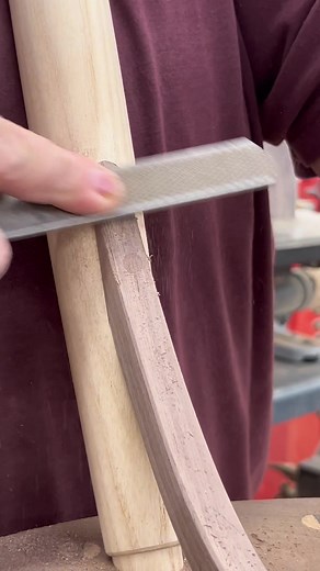 Crafting the perfect ship’s knee in place of tradtional stretches, provides unparalled strength and suppot to the chair while creating a clean aesthetic. #thosmoser #woodworking #furnituremaker #chair #madeinamerica #americancraft #finefurniture #makerdesigner #finewoodworking #furnituredesign #windsorchair #woodworker