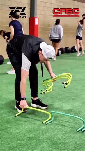 【CFSC｜走進系統，不只是看影片】 CFSC 美國波士頓訓練中心（MBSC）的日常訓練 沒有多餘的花樣 只有被反覆驗證、每天都在用的訓練邏輯 CFSC 在教的從來不只是動作， 而是一整套「可以長期執行」的訓練系統 而對完成培訓、持續投入的教練來說 你不只是學會這套系統 還有機會 👉🏻實際走進波士頓，參與訓練現場實習 — 🔹 CFSC Lv1 & Lv2 教練認證培訓 🔹 2026 台北首場｜04.24–04.26 🔹 完整系統 × 國際實務 × 波士頓實習機會 📩 課程資訊｜Line @tflacademy — #CFSC #MichaelBoyle #MBSC #BostonTraining #教練培訓 功能性肌力 淬煉國際教育學院 TFLacademy | TFL 淬煉國際教育學院