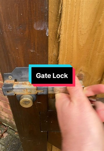 Reliable Double-Sided Gate Locks for Long-Term Use