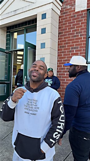 Bridge Builders Program Inc. proudly celebrates 10 YEARS of the F.A.T. (Fixings & Turkey) Drive — and this year was our BIGGEST YET! 🙌🏾🦃 Thanks to the incredible leadership of Vice President Quintin Robinson and Board Member Jason Martin, we delivered 520 full Thanksgiving meals to families across 25 Metro Nashville Public Schools. 🍽️ Now here’s the math: A 12lb turkey feeds 10 people… 👀 520 families × 10 people = 5,200 lives fed this Thanksgiving. Let that sink in. 💥 @topfans Richard H. D