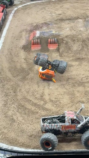 El Toro Loco backflip. @MonsterJam #buffalo #backflip #rippin #fullsend #fire #monsterjam