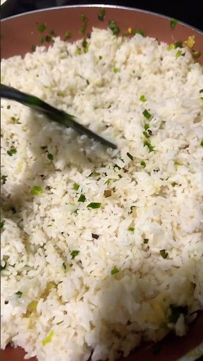 🍤ARROZ CON CAMARONES ( SIMPLE Y RÁPIDO) #comida #recetasfaciles #camarones #comidafacil #cenafácil