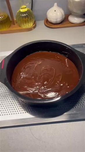 🍫🍰 Fondant au chocolat Réalisation avec un moule Guy Demarle : cuisson parfaite, démoulage facile et un gâteau fondant à souhait 🤍 Simple, efficace… et surtout délicieux 😋 👉 Je suis conseillère Guy Demarle Si ça t'intéresse, je peux te parrainer et t'accompagner 💬✨ #gateauauchocolat #moulesilicone #guydemarle #fondantauchocolat #pourtoi