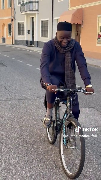 Video di oustaz modou fall (@oustaz.modou.fall1) con son original - oustaz modou fall