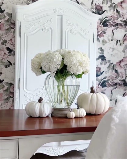 Floral Wallpaper Room Transformation #everwallpaper