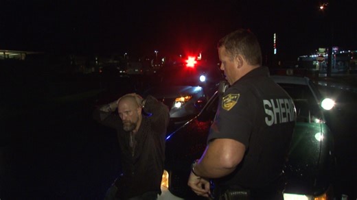 Watch Cops: Season 26, Episode 15, "Late Night Snacks" Online - Fox Nation