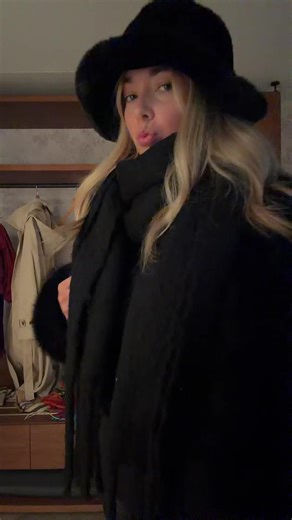 Charlotte Bennett (@charlbennett)’s videos with original sound - Burke