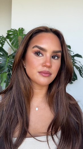 current go-to makeup routine and look iconic London blurring primer westman atelier super loaded highlight drops guerlain healthy glow foundation shade - 4W fenty hydrating longwear concealer shade - 210 w anastasia beverly hills brow wiz shade - soft brown westman atelier face trace contour stick shade - truffle mario soft sculpt shade - medium brown armani luminous silk blush shade - 11 merit midcentury solo shadow haus labs eyeliner shade - deep bronze shimmer huda peach pie powder kosas airb