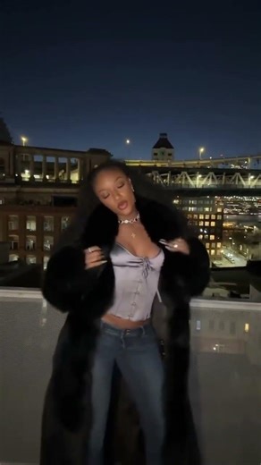 Where Do We Go? Find out this Friday at midnight, new @ayrastarr pon your speakers🔊