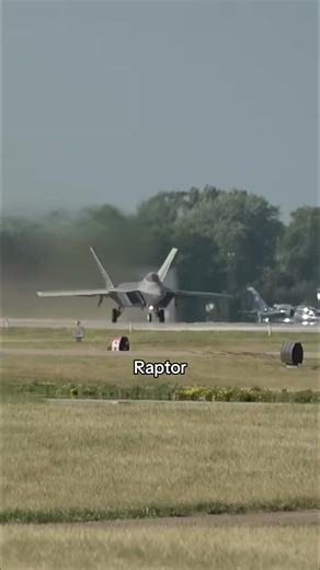 Why F-22 isn’t compatible with F-35? ✈️🛩️#aviation #f22 #f35 #lockheedmartin #usa