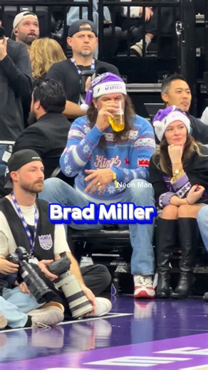 The KINGS GLORY DAYS! Mike Bibby, Chris Webber, Peja - where you guys at? | Neon Man