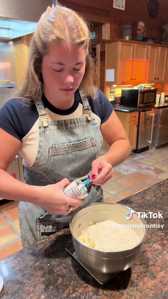 Recipe for the flakiest layered biscuits!! 3/4 c FROZEN unsalted butter 4c (480g) AP Flour @King Arthur Baking 2 Tbs Baking powder 2 tsp salt 1 1/2 c cold whole milk (other dairy milks or buttermilk work just fine — have not tried non dairy milk) Freeze for at least 30 mins before baking at 400F for 20-22 mins or until golden brown! STORAGE: Flash freeze on a sheet tray 1hr before transferring to a gallon ziplock or airtight container. Store in freezer for up to 2 months.
