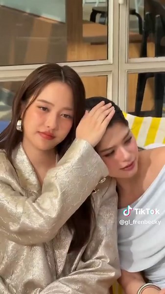 Freenbecky are my favorite GL couple who brighten my day, but when I'm done with that day, it will be the worst day of my life. I don't want that day to come. #freenbecky #freensarocha #beckyarmstrong ##amor❤️ #gl