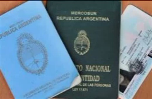 Luganense || Villa Lugano on Instagram: "Nos llegó este mensaje hola buenas!! Espero que anden bien!! Quería pedirles ayuda porque mi papá perdió su billetera en José Leon Suárez y Chilavert!! A nombre de HUGO VALENTÍN AGUIRRE billetera marrón, nos interesa solo el registro, cédula verde y dni🙏🏼🙏🏼🙏🏼"