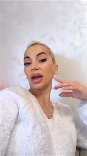 Jelena Prlinčević | Naucite kuče gde mu je mesto,a ljude gde im je stolica.😊 | Instagram