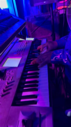 13K views · 236 reactions | Luis Daniel Yanez Orellana el maestro de las blancas y negras máster Pianos  Los reyes de la Punta Los Rolands de honduras  | Orquestas Hondureñas | Facebook