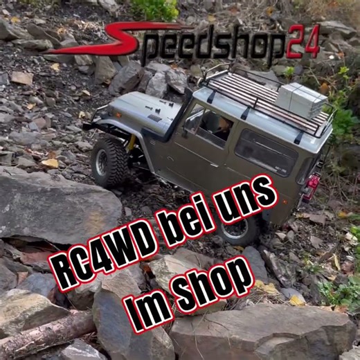 RC4 WD Toyota FJ40 on the trail
